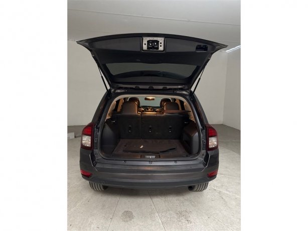 2016 Jeep Compass Latitude photo 18