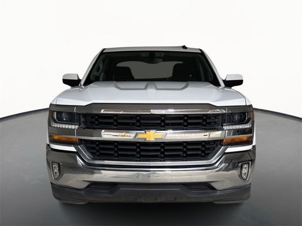 2017 Chevrolet Silverado LT photo 2
