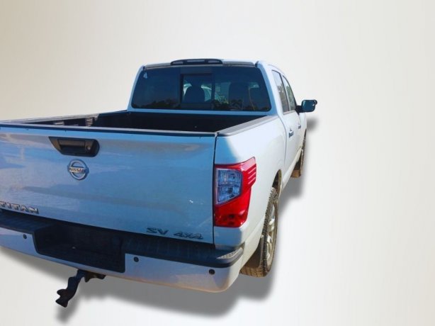 2018 Nissan Titan photo 2