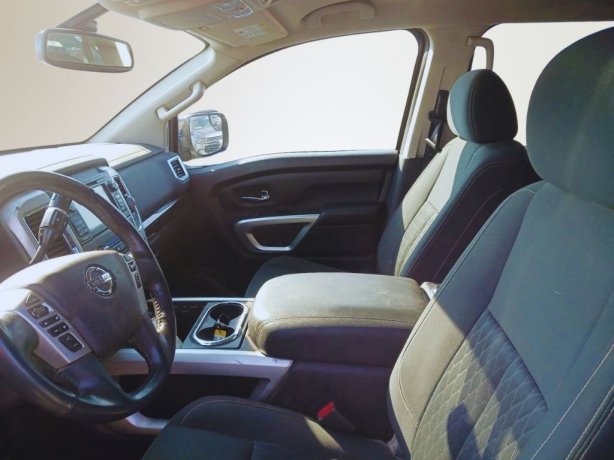 2018 Nissan Titan photo 4