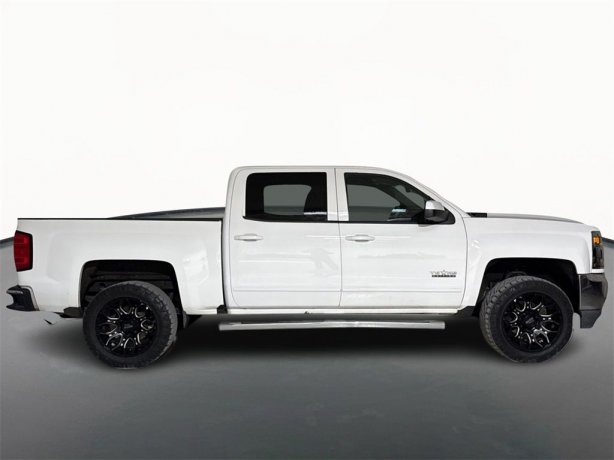 2016 Chevrolet Silverado LT photo 3