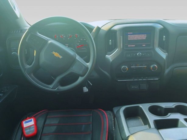 2021 Chevrolet Silverado Custom photo 4