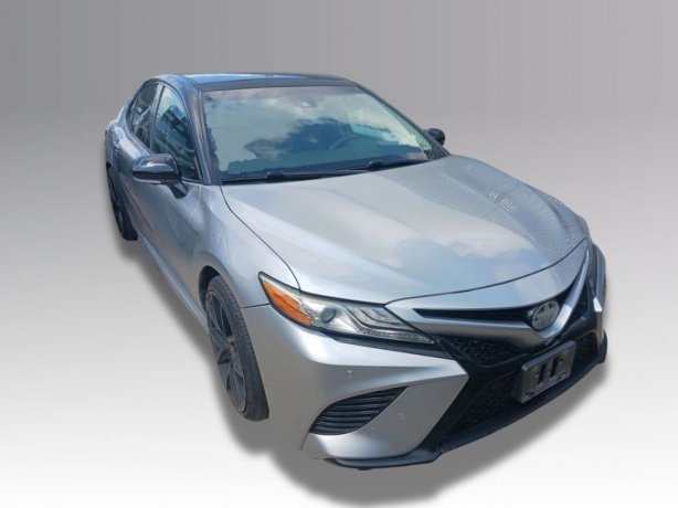 2018 Toyota Camry XSE photo 2