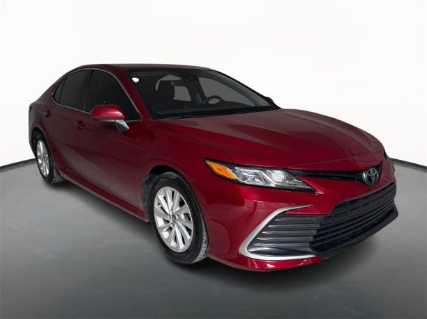 2021 Toyota Camry LE photo 3