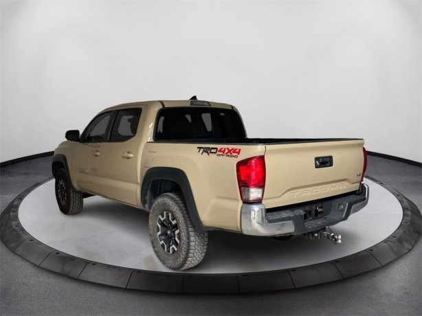 2017 Toyota Tacoma TRD Off-Road photo 4