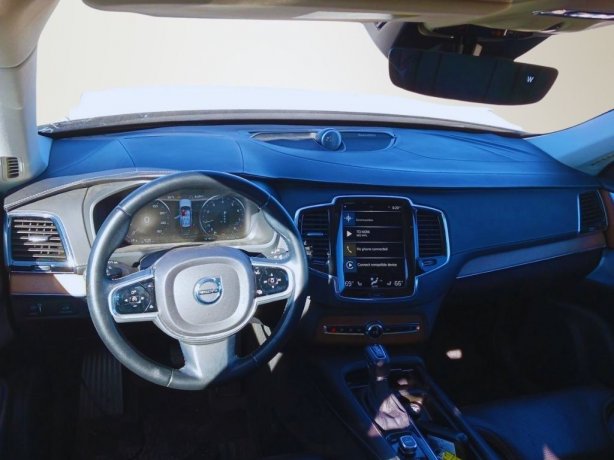 2017 Volvo XC90 Inscription photo 2